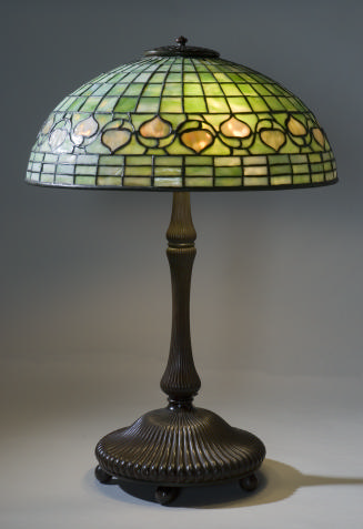 Vine border table lamp