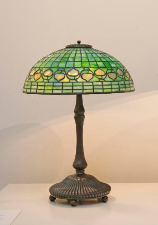 Vine border table lamp